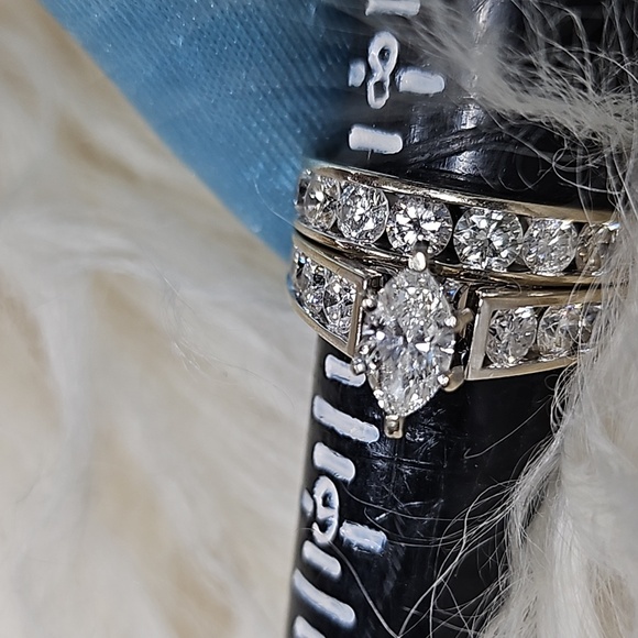 Ladies marquee and round brilliant diamond wedding set in 14kt white gold - Picture 8 of 8